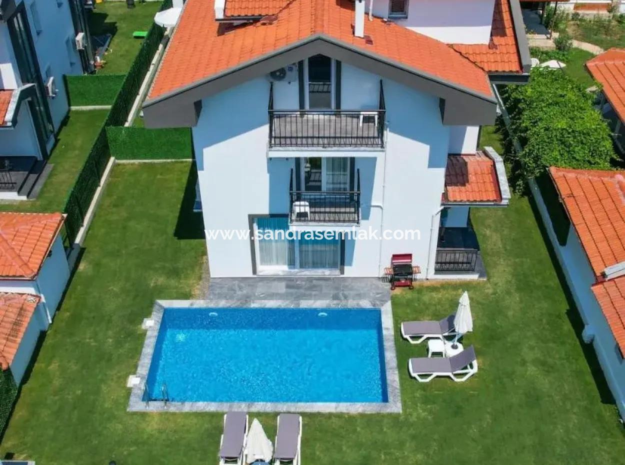 Mugla Dalanda Rent 4 1 Jacuzzi Dreibettzimmer Villa