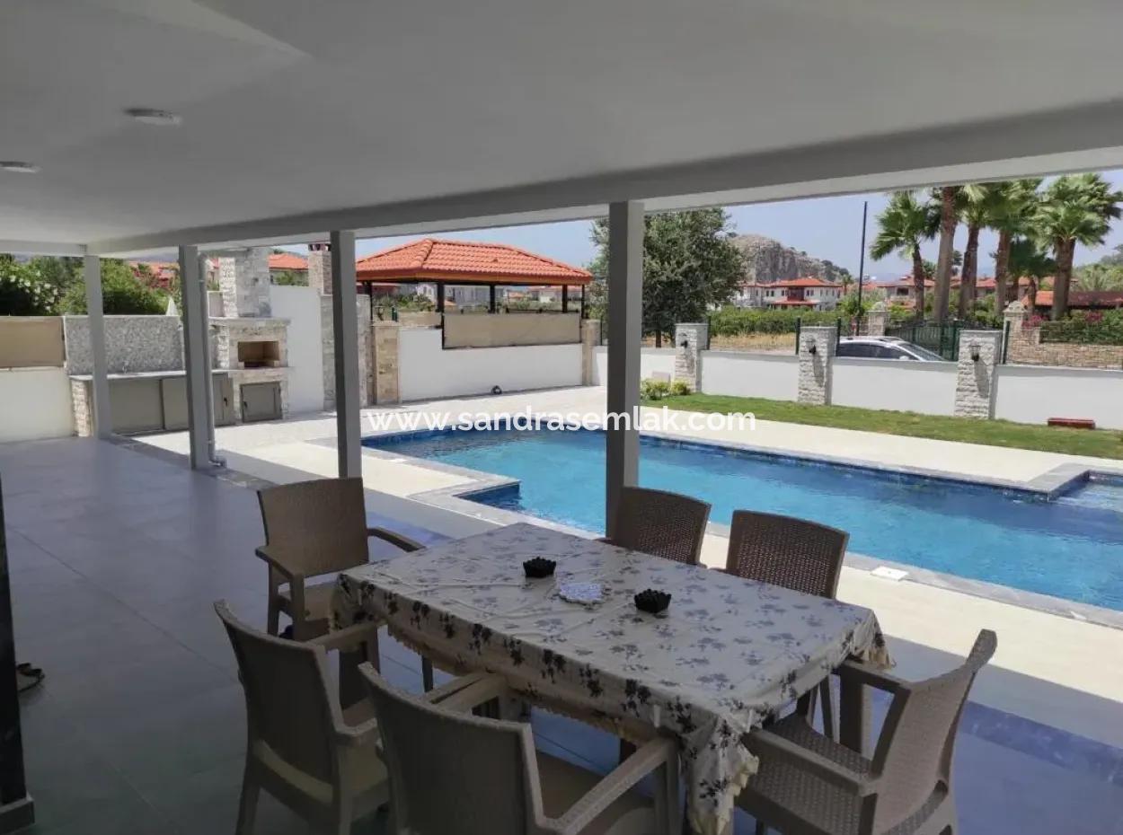 Villa Sarı Dalyan 4+1 Lüks Villas