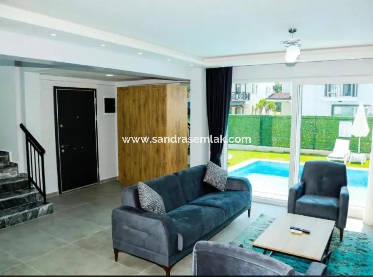 Muğla Dalyanda Kiralık 4+1 Jakuzili Tripleks Villa