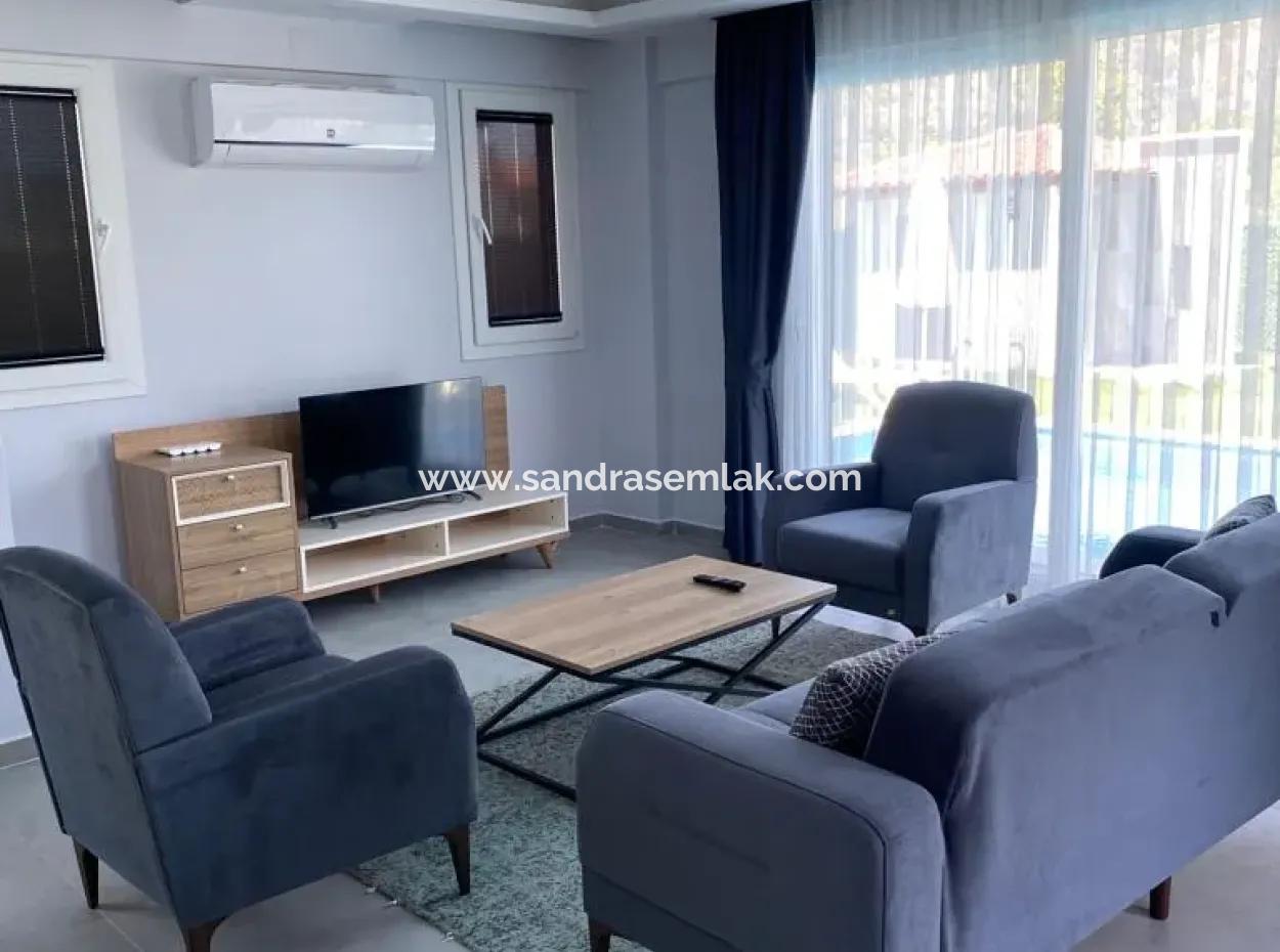 Muğla Dalyanda Kiralık 4+1 Jakuzili Tripleks Villa