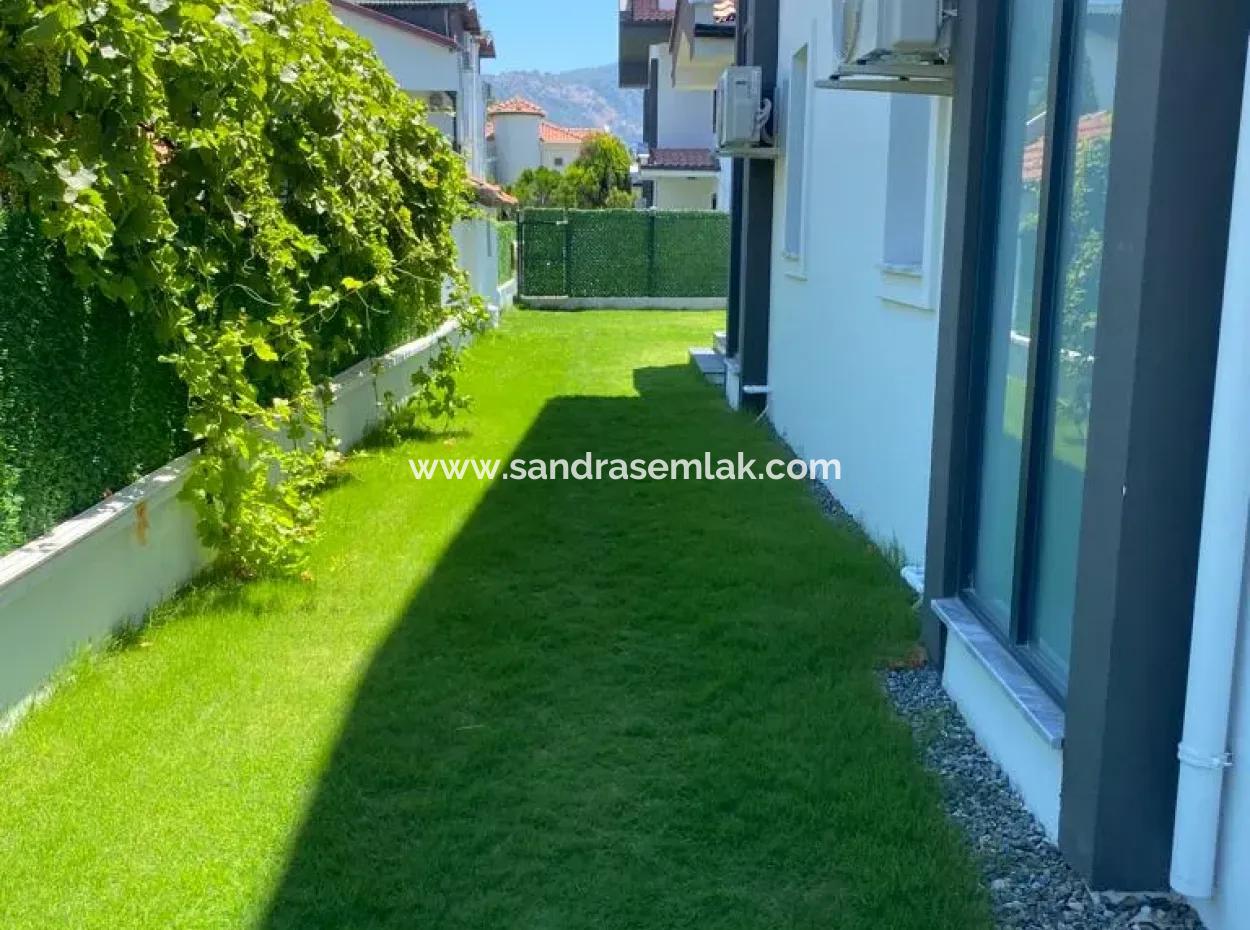 Muğla Dalyanda Kiralık 4+1 Jakuzili Tripleks Villa