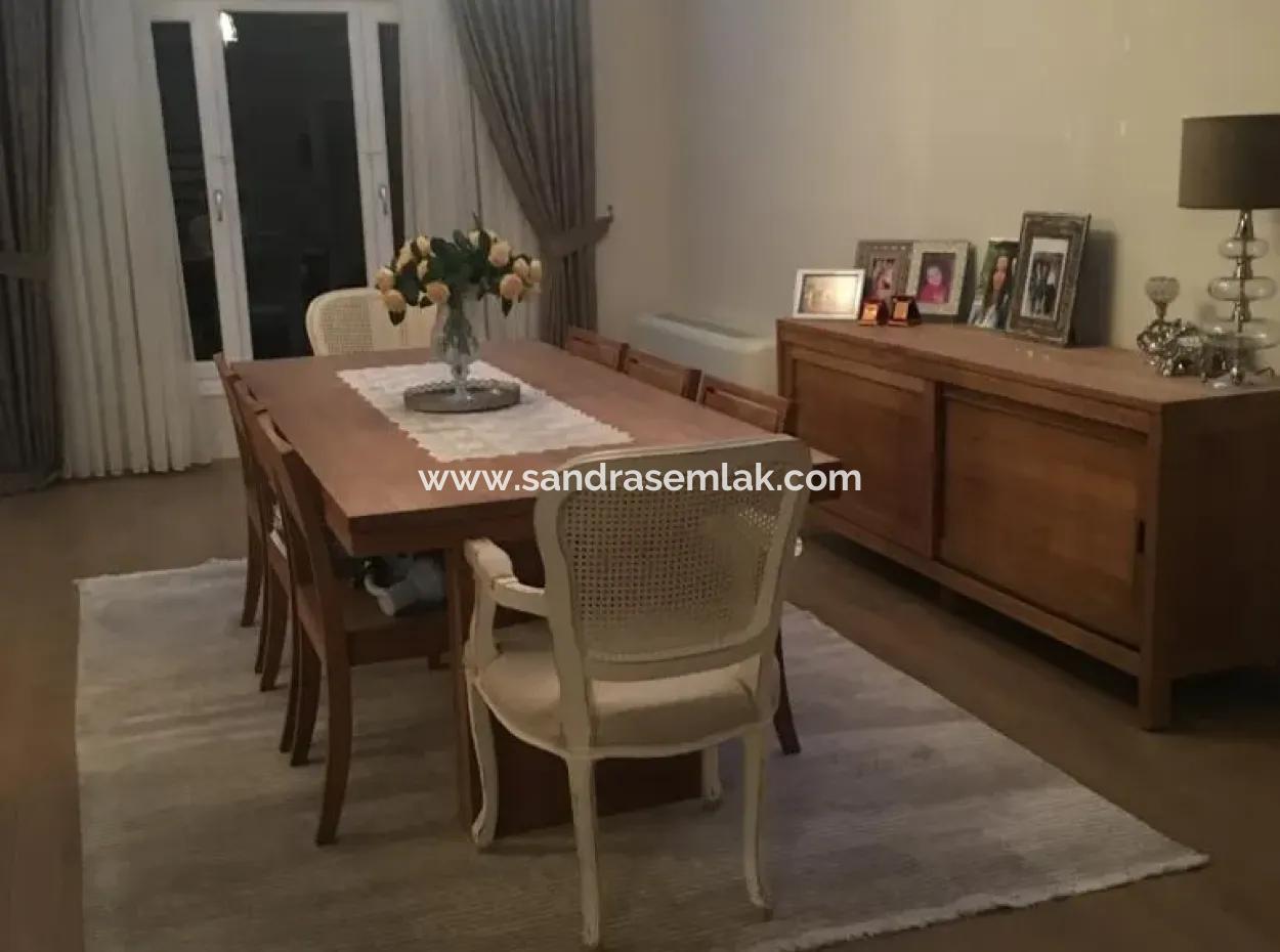 Ortaca Vali Bahçesinde 4+1 Dubleks Jakuzili Kiralık Villa