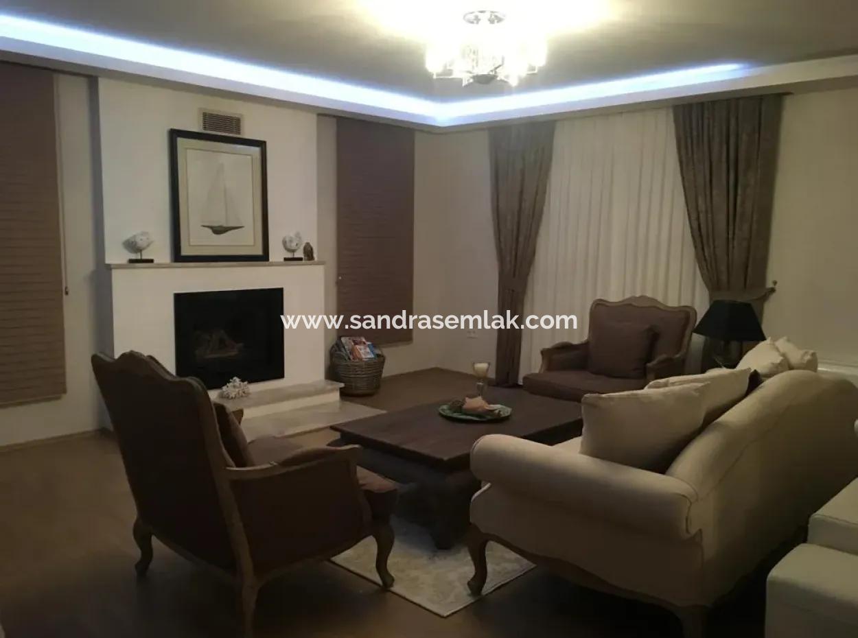 Ortaca Vali Bahçesinde 4+1 Dubleks Jakuzili Kiralık Villa